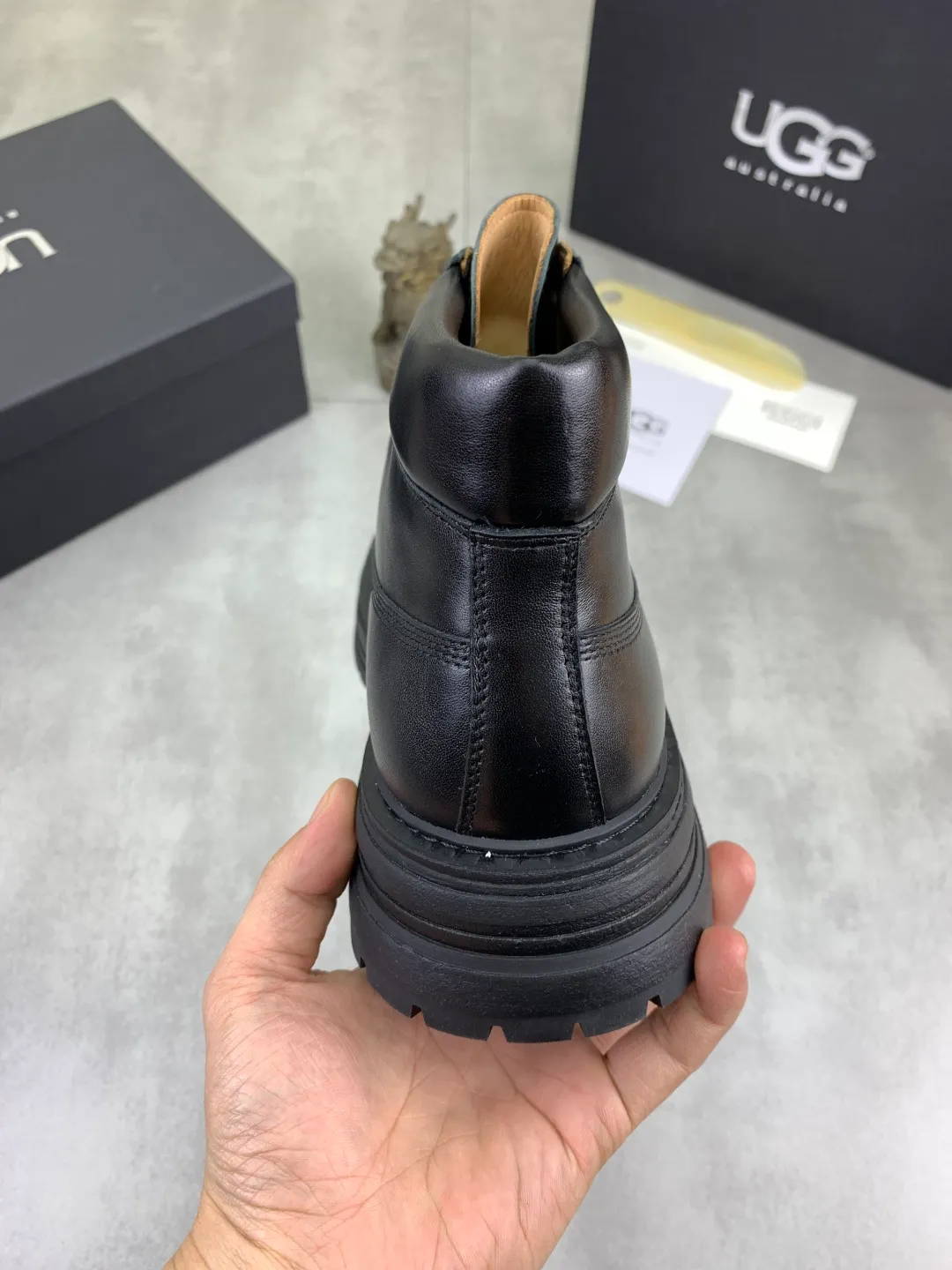 Men's men's shoes 💰P660 New arrival 🆕🆕🆕 IUGGI Men's British retro Martin boots Winter new men's outdoor hiking boots First layer of cowhide on the outside and wool on the inside Comfortable and warm Rubber sole sole Non-slip and firm Trendy and fashionable Casual and versatile Size: 38-44 (45 customized) Color: three colors